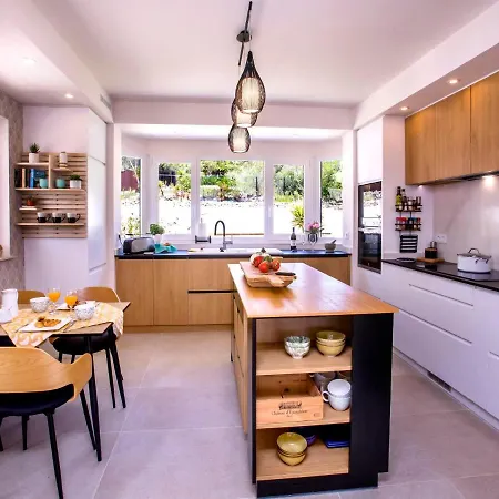 Villa Almandrina By Interhome