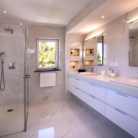 Almandrina By Interhome Villa